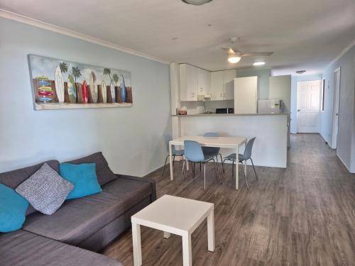 Cosy Beach Pad - Three Bedrooms
