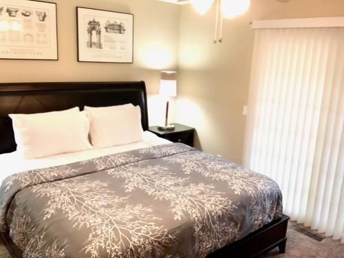 The House Hotels- E. Turkeyfoot #1 in Akron, USA