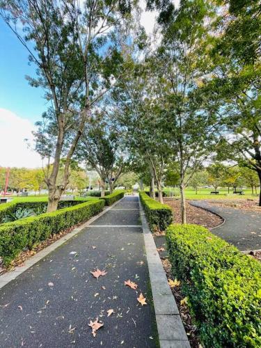 ParkView Apt & Private Parking & Close to Station