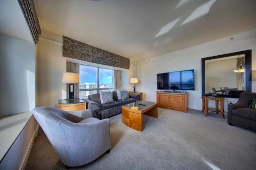 Luxurious Four Seasons Two Bedroom Suite in Miami, USA