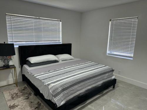 Hollywood VACATION HOME in Hollywood, USA