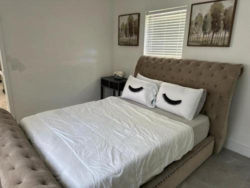 Hollywood VACATION HOME in Hollywood, USA