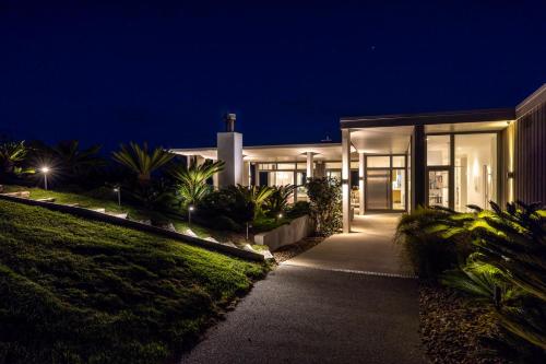 مدخل, Marino Ridge in وايهيكى أيلاند