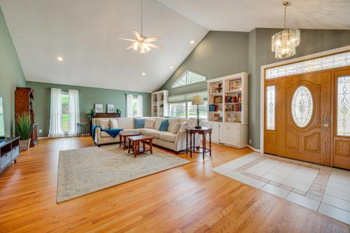 Airy Troutman House with Boat Dock on Lake Norman! in Troutman, USA