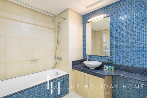 LUX - The Shoreline Beach House - image 4