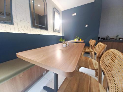 Restaurant, Hotel 88 Kedoya Jakarta in Kebon Jeruk