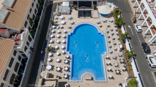 Hollywood Mirage - main image