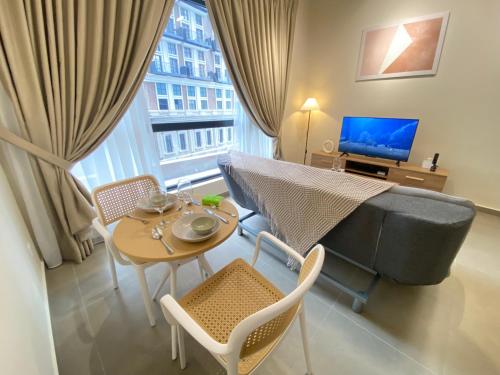 One Utama 3km away Cozy Studio - Tap to explore photos