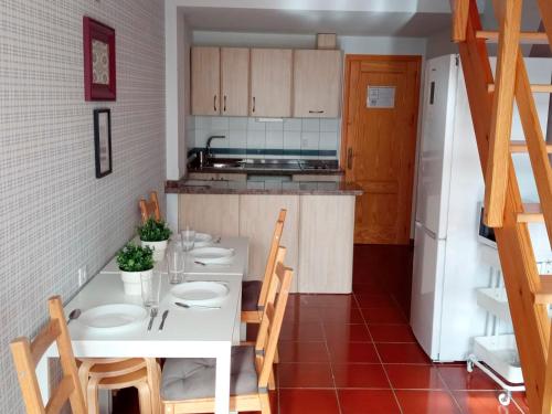 Apartamentos Las Tuyas 3000