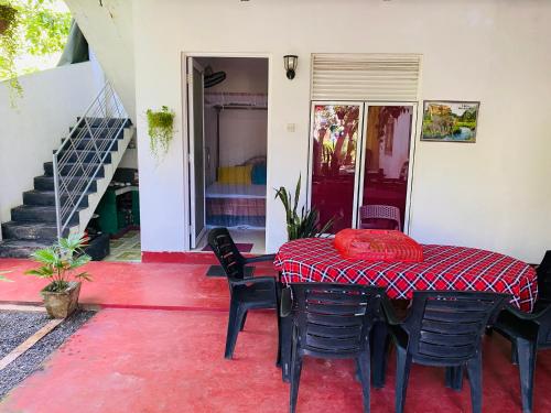 Double Room with Garden View image 6