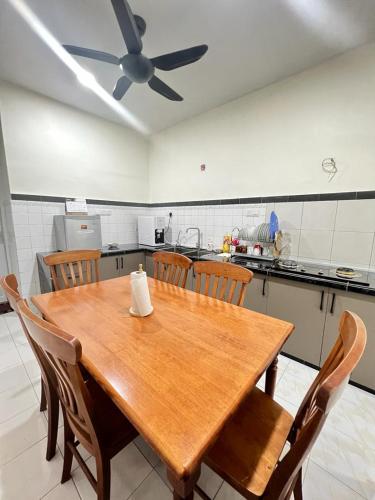 De Raisha Homestay in Penaga
