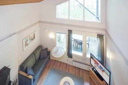 2 twin beds, 2 sofa beds