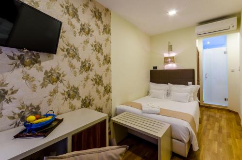 Standard Single Room image 2
