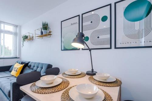 One-Bedroom Apartment image 5