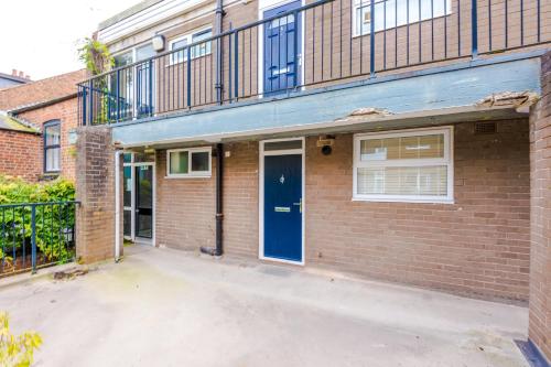 One-Bedroom Apartment image 2