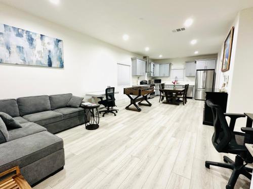New 2-story house 3 bedrooms 3 bathrooms in Anaheim near Disneyland in Anaheim, USA