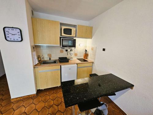 Konyha, Bel appartement, 4 couchages, lumineux, 500 m de la plage et des commerces... in Saint Mandrier Sur Mer