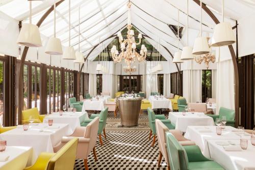 Restaurant, Le Royal Monceau Hotel Raffles Paris in 8th - Champs Elysees