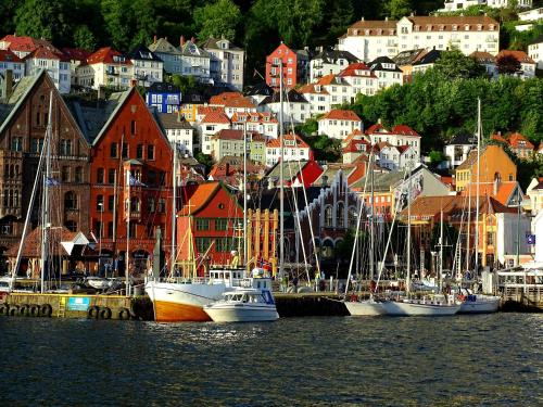 Home Hotel Bryggen