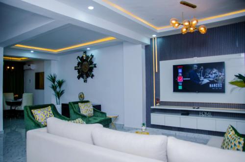 3 Bed Home Sleeps 6 - Garden Parking Wifi, Ибадан