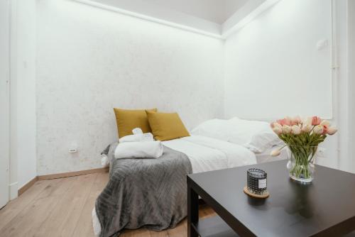 Cozy Apartment at Szent Gellért Square King-Size Bed, AC, - Tap to explore photos