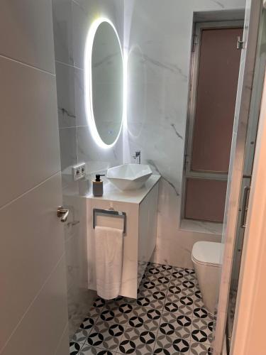 Room Gran Vía Apartments - image 5