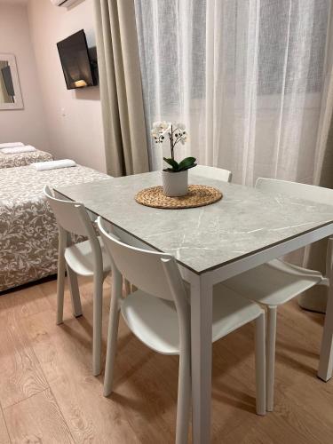 Room Gran Vía Apartments - image 12