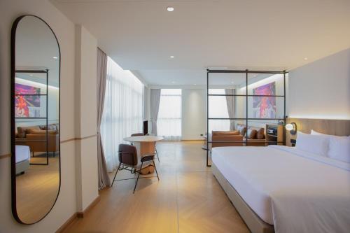 room detail thumbnail 0