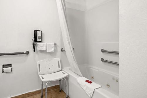 SureStay Plus Hotel by Best Western Bettendorf - image 8