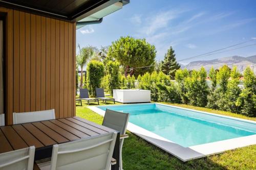Luxury Jacuzzi Villa Diana in Addaura
