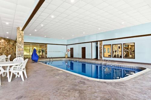 Comfort Inn Grantsville-Deep Creek Lake - image 11