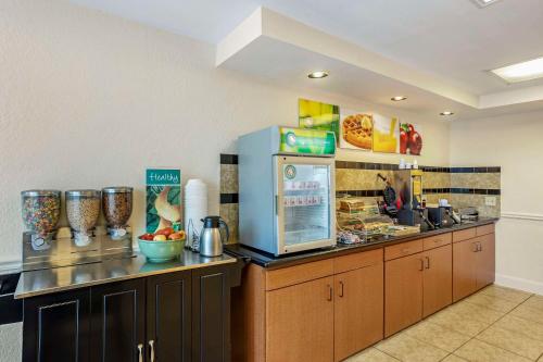 Quality Inn and Suites NRG Park - Medical Center - image 10