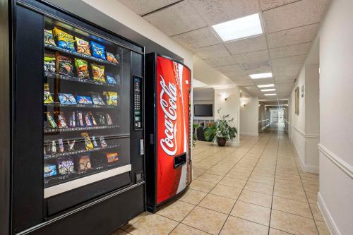 Quality Inn and Suites NRG Park - Medical Center - image 12