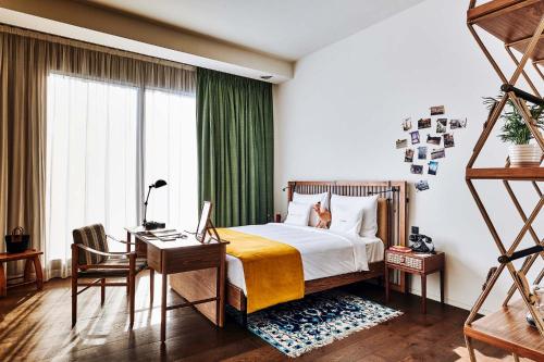 room detail thumbnail 1