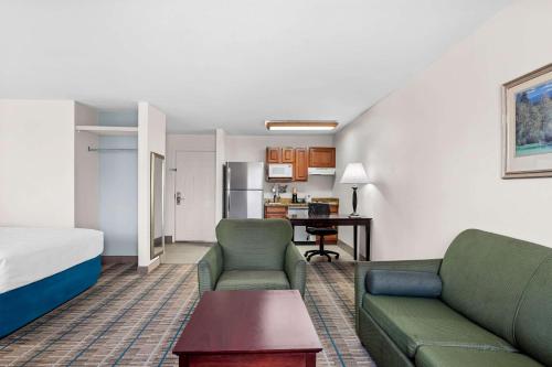 MainStay Suites - image 14
