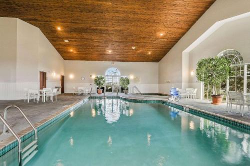 Country Inn & Suites by Radisson, Green Bay, WI - Hotel - Ashwaubenon