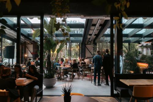 ห้องอาหาร, เฟสต์ โฮเต็ล (FEST Hotel) in ปิดซัมเช