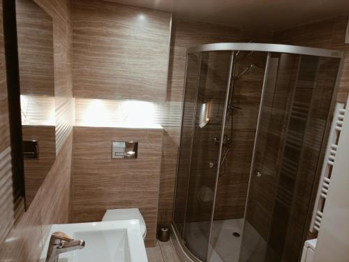 Baliowy Żar nad jeziorem w Międzybrodziu Baliowy Żar nad jeziorem w Międzybrodziu