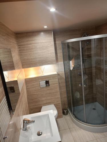 Baliowy Żar nad jeziorem w Międzybrodziu Baliowy Żar nad jeziorem w Międzybrodziu