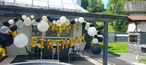 Baliowy Żar nad jeziorem w Międzybrodziu Baliowy Żar nad jeziorem w Międzybrodziu