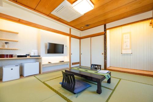 4 futon beds