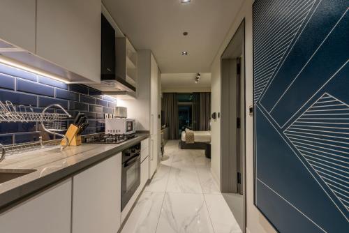 Modern Studio | Near Dubai Mall | MAG318 - image 7