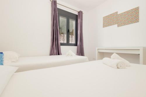 Cozy holiday home by the beach in Costabella Marbella - image 5