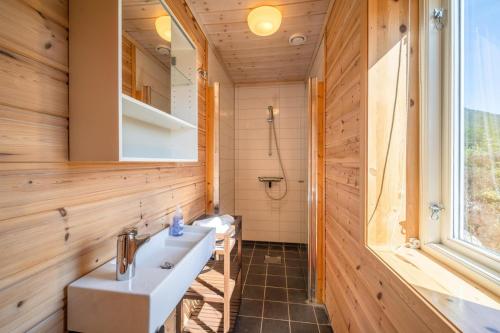 Lakehouse - 14p - With Sauna & By the Water in วราดาล