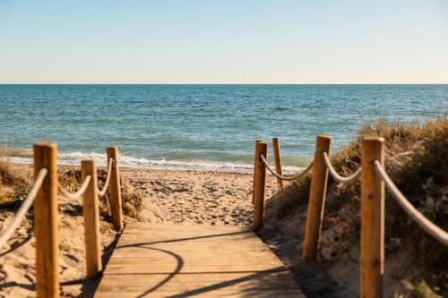 Cozy holiday home by the beach in Costabella Marbella - image 2