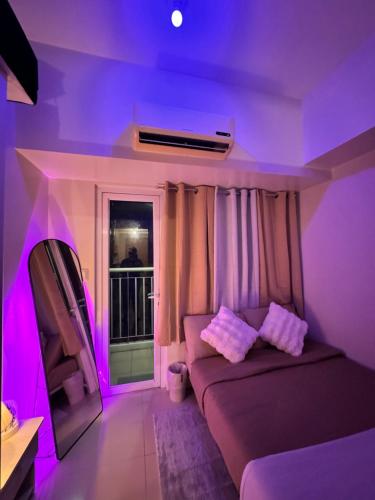 Cozy 1BR Netflix & Alexa w Balcony Free Pool, Manila (photo 9)