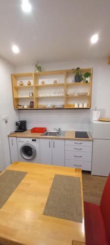 Studio apartment Josip, Split (photo 10)
