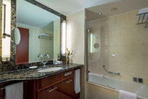 Hotel Berlin Central District - image 14