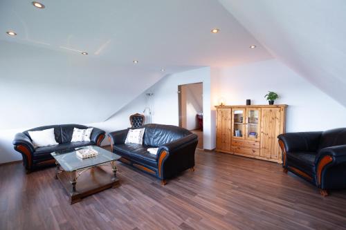 Ferienwohnung am See mit Balkon & Seeblick nahe Lubeck & Ostsee in Hamberge