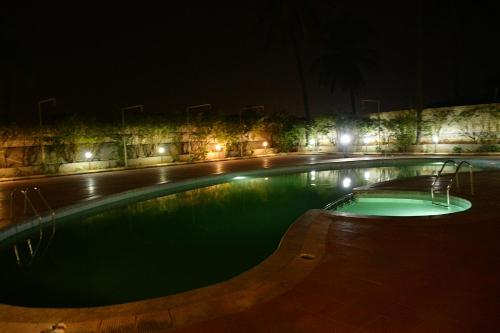 Peldbaseins, Nijaguna Resort and Spa Chamarajanagar in Chamarajanagar